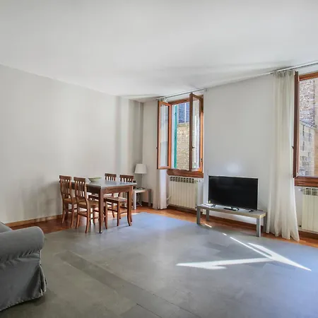 Santa Croce 2 Bedroom * Florence