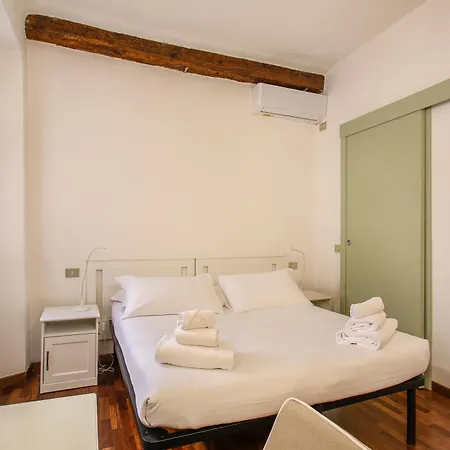 Santa Croce 2 Bedroom *