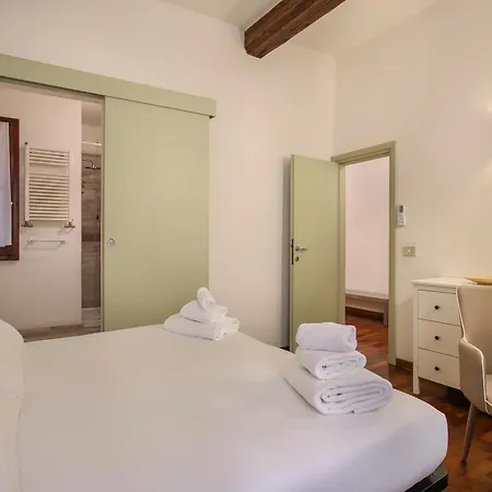 Apartment Santa Croce 2 Bedroom